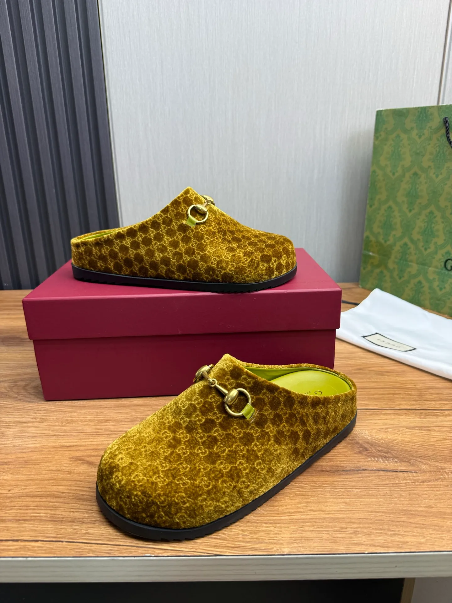 Men's men's shoes💰Pili 420💰Maoli 460💰 ＧＵＣＣＩGucci. Popular couple slippers hot sale🩷💚 🩴Official website one to one production 35-45 size 45 46 🉑️Customized!